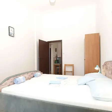 With A - C In Peroj-fazana Apartmán Peroj