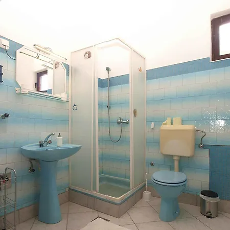 With A - C In Peroj-fazana Apartmán